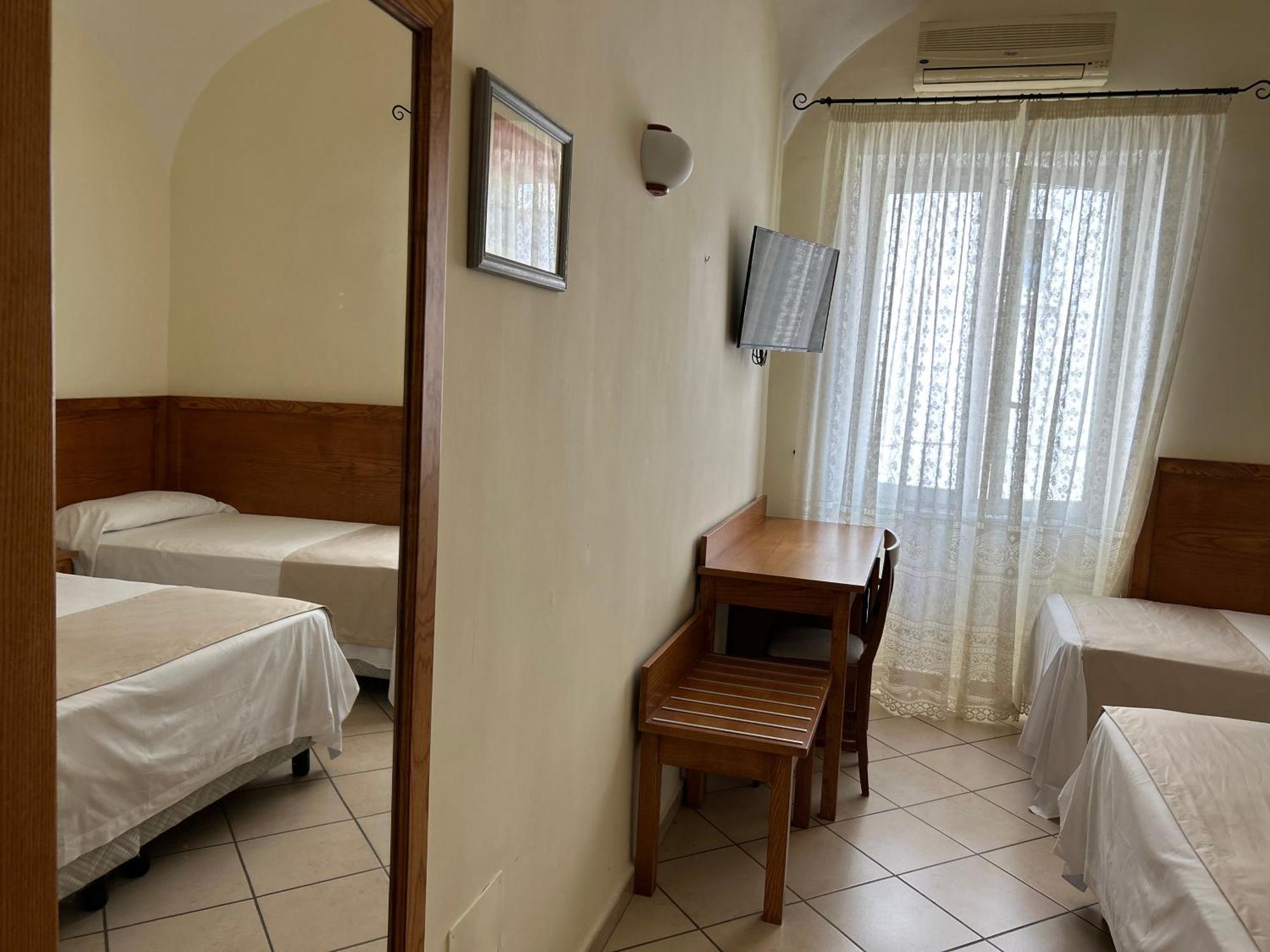 Hotel Da Raffaele Ischia Quarto foto